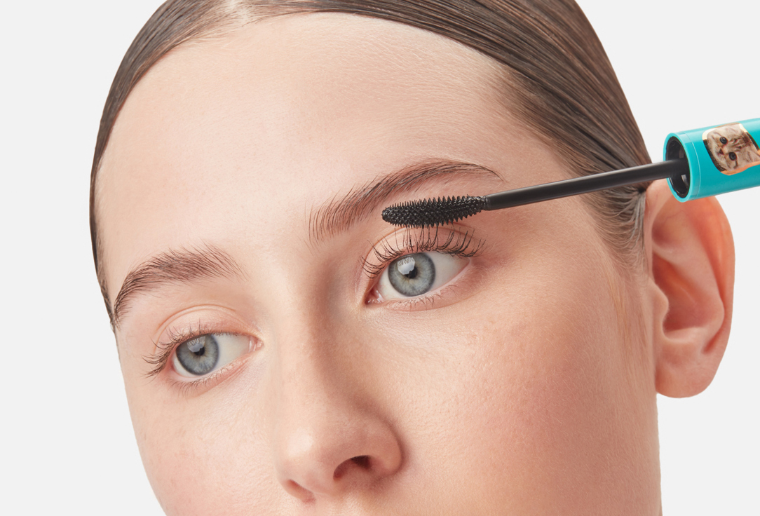 Vivienne Sabo Mascara curling and volumizing effect Moore Moore