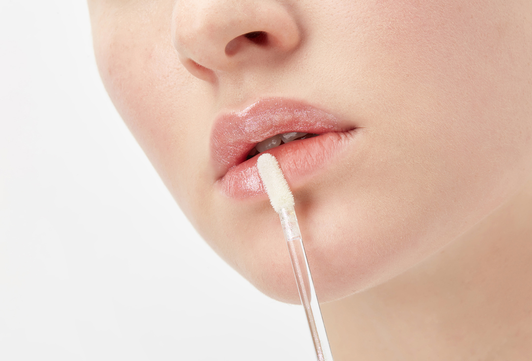 essence MULTI-REFLECTIVE LIPGLOSS META GLOW