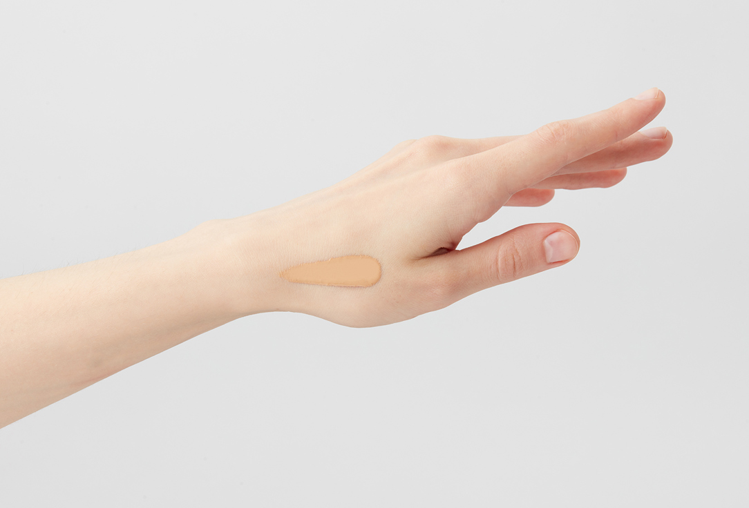 essence lightweight Face tint SKIN tint