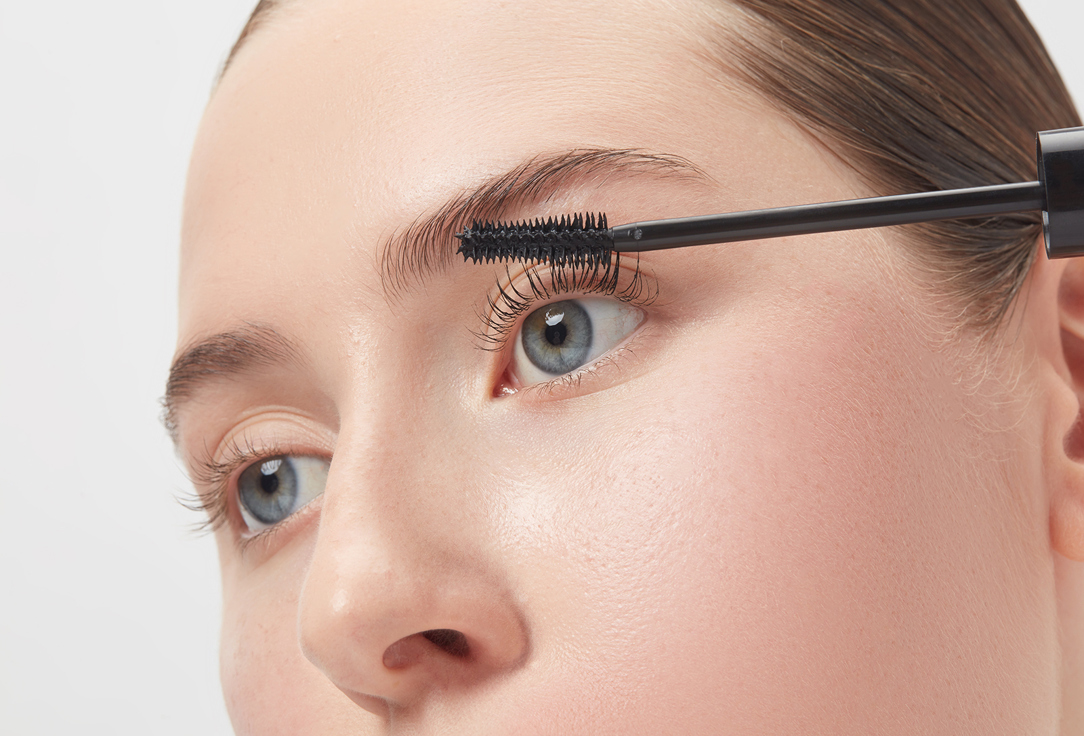 essence Dramatic false lash effect mascara call me Queen