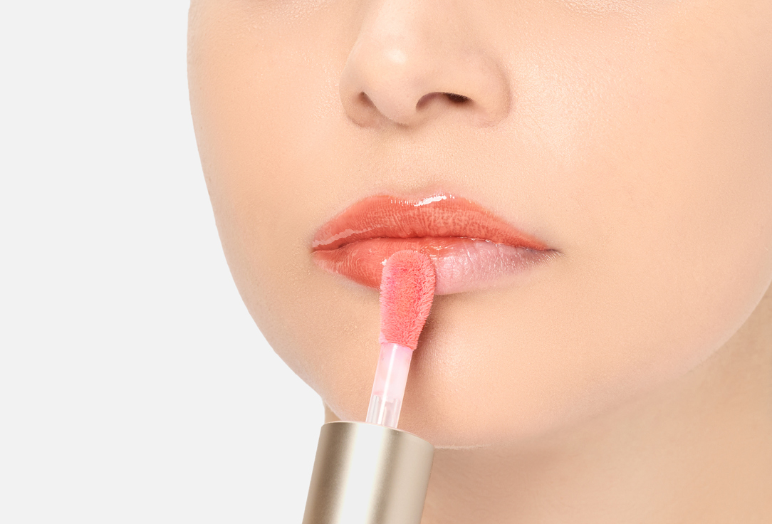 glowiest Nourishing Lip Oil Dream glow tinted