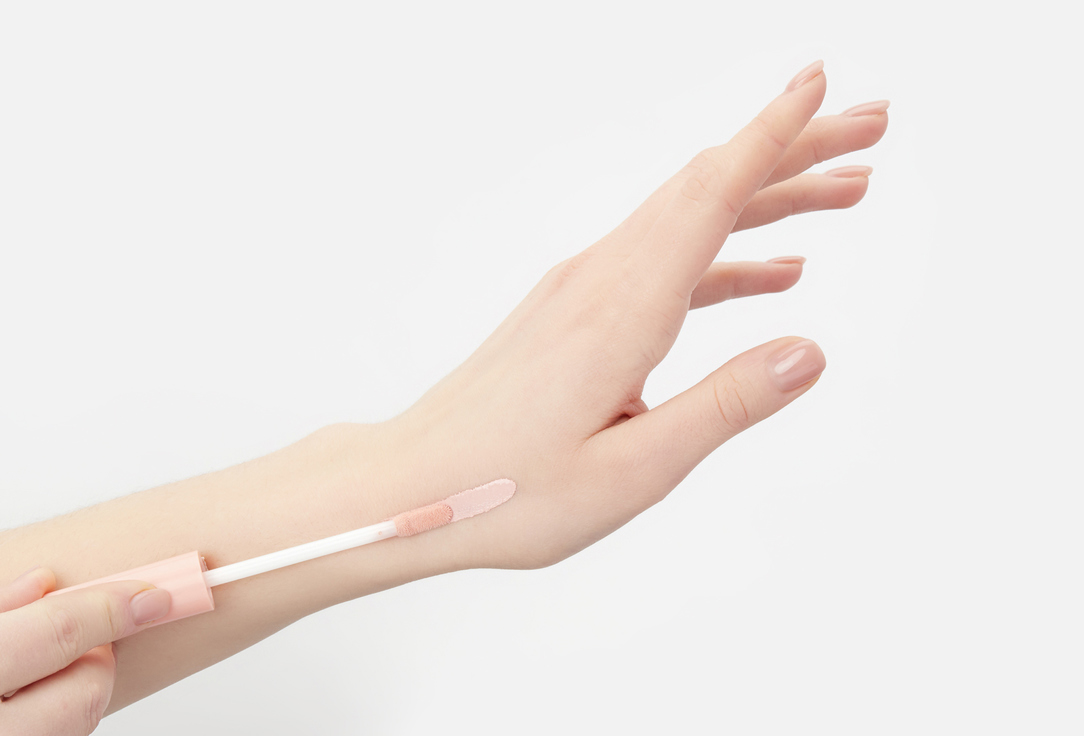 essence Under eye brightening concealer CORRECT & CONCEAL