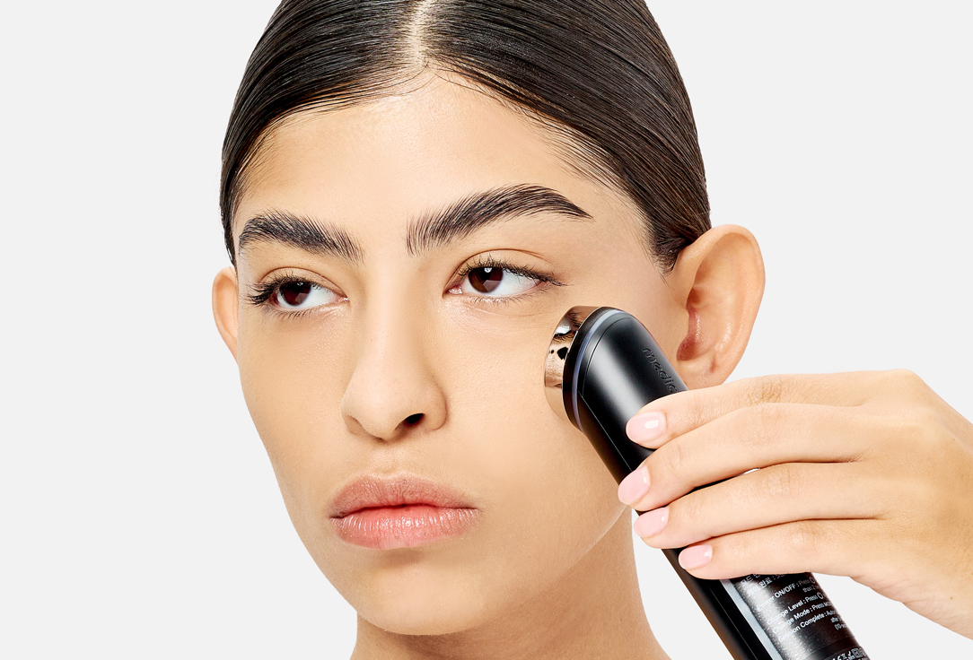 Medicube Multi-function anti‑aging skincare device Age-R Booster Pro