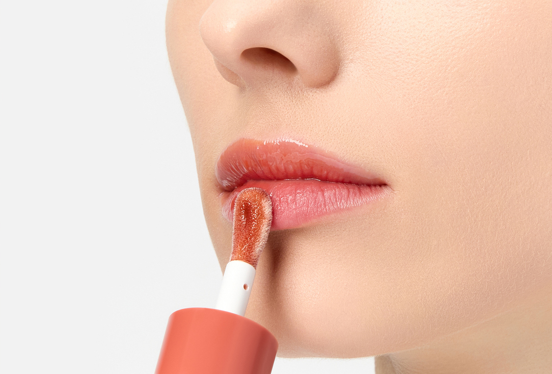 RELOVE REVOLUTION Lip Gloss Kiss It Peach 5.5 ml RELOVE REVOLUTION Lip Gloss Kiss It