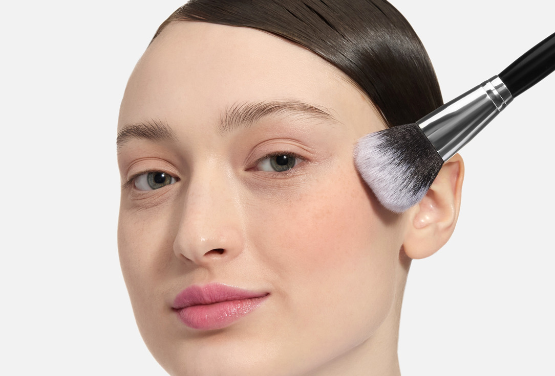 essence Lightweight mousse-to-powder matte blush Soft Touch Mousse Blush 10, Cozy clay 5 g essence Lightweight mousse-to-powder matte blush Soft Touch Mousse Blush