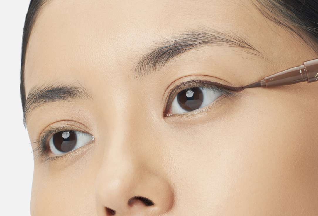 Eveline Double-ended liquid eyeliner with stamp EYELINER & STAMP 2IN1 STAR