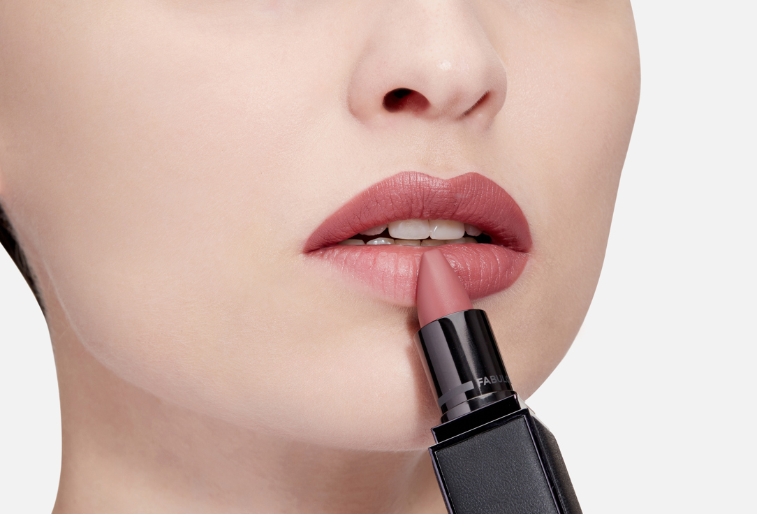 Tom Ford Semi-matte creamy luxury lipstick Fabulous Lip Color 02, Blush 3.4 g Tom Ford Semi-matte creamy luxury lipstick Fabulous Lip Color