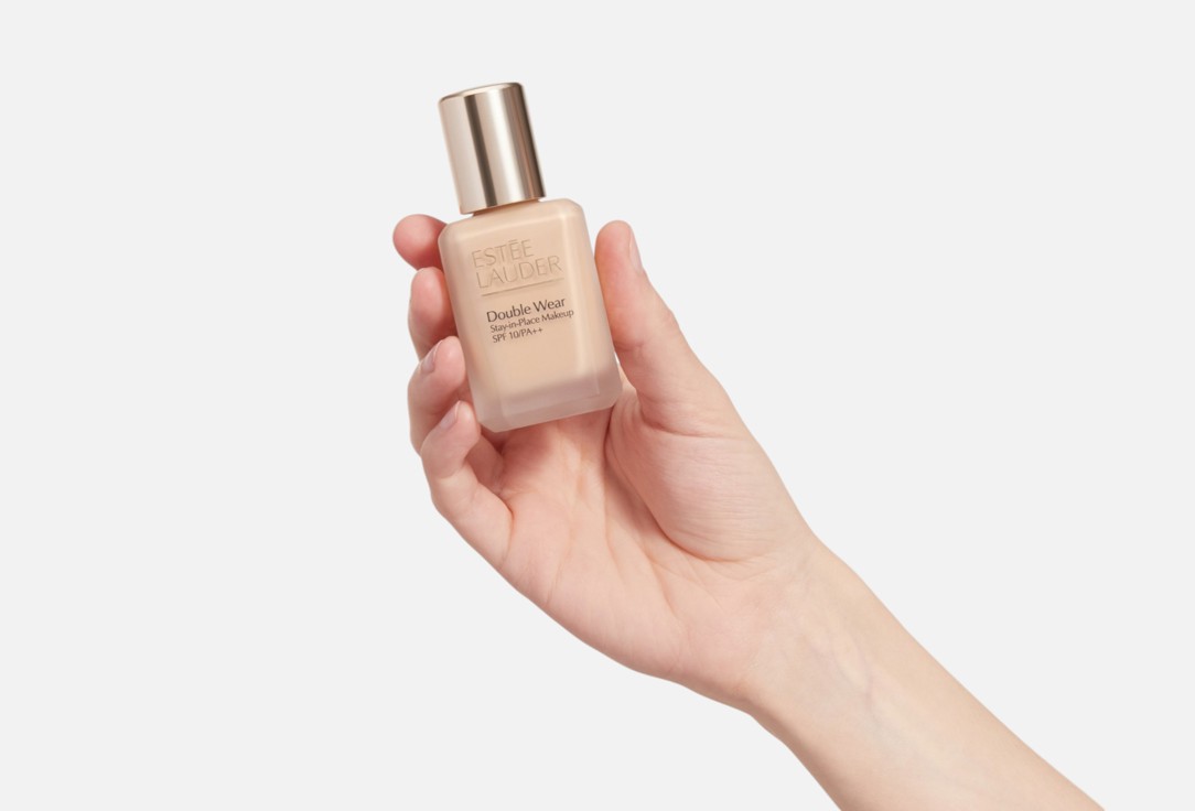 Estée Lauder liquid matte foundation SPF 10 Double Wear Stay in Place