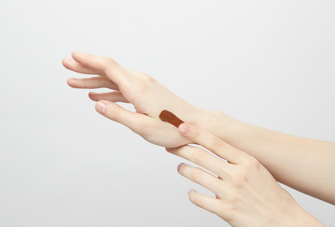 Kevyn Aucoin Lightweight Smoothing Foundation Stripped Nude Skin Tint