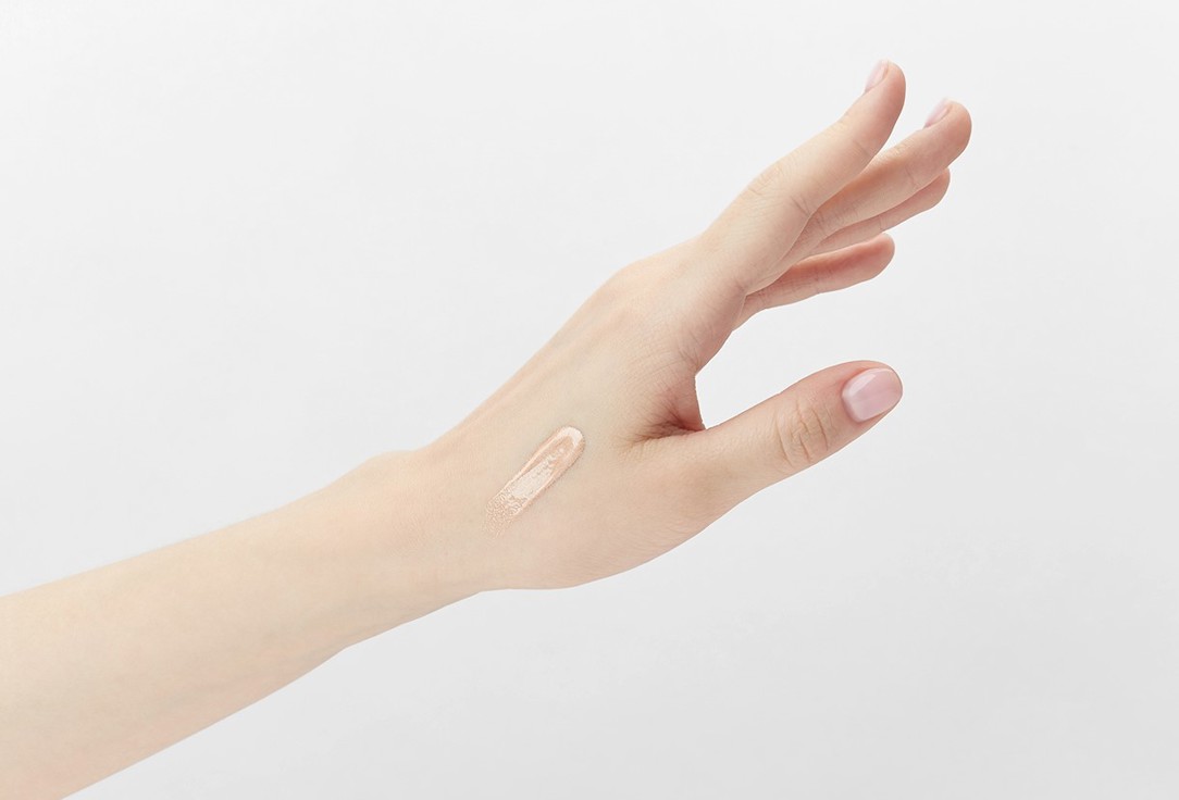 Romanovamakeup Illuminating multitasking cream highlighter Sexy Glow Skin Perfector