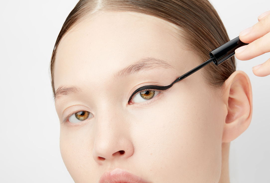 Provoc Waterproof Liquid Eyeliner Dipliner