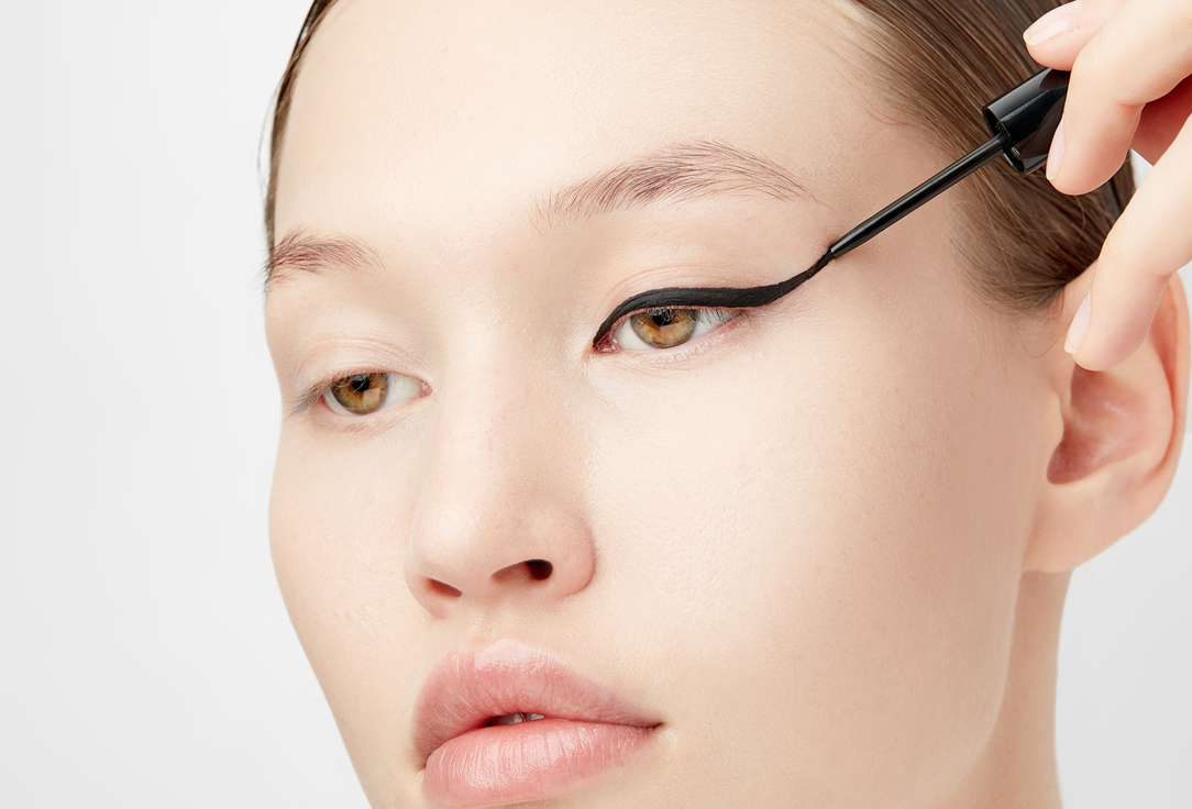Provoc Liquid Eyeliner Liquid Eyeliner Brush