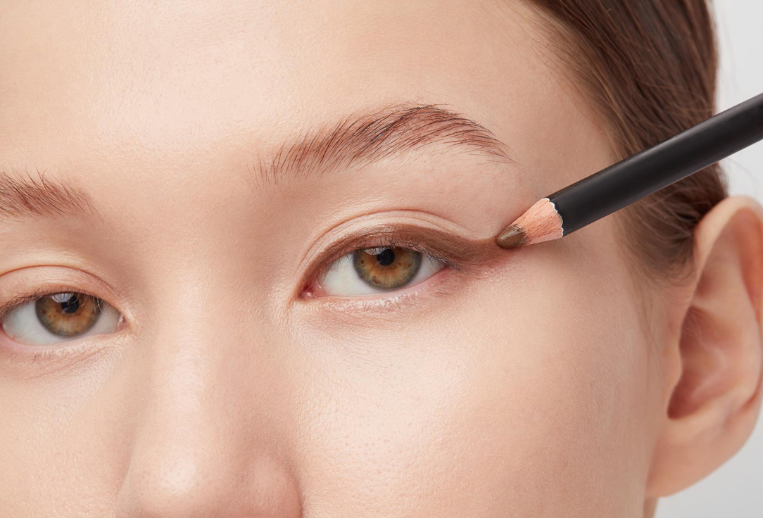 MakeUp Revolution Long-Lasting Eye Penil Kohl Eyeliner