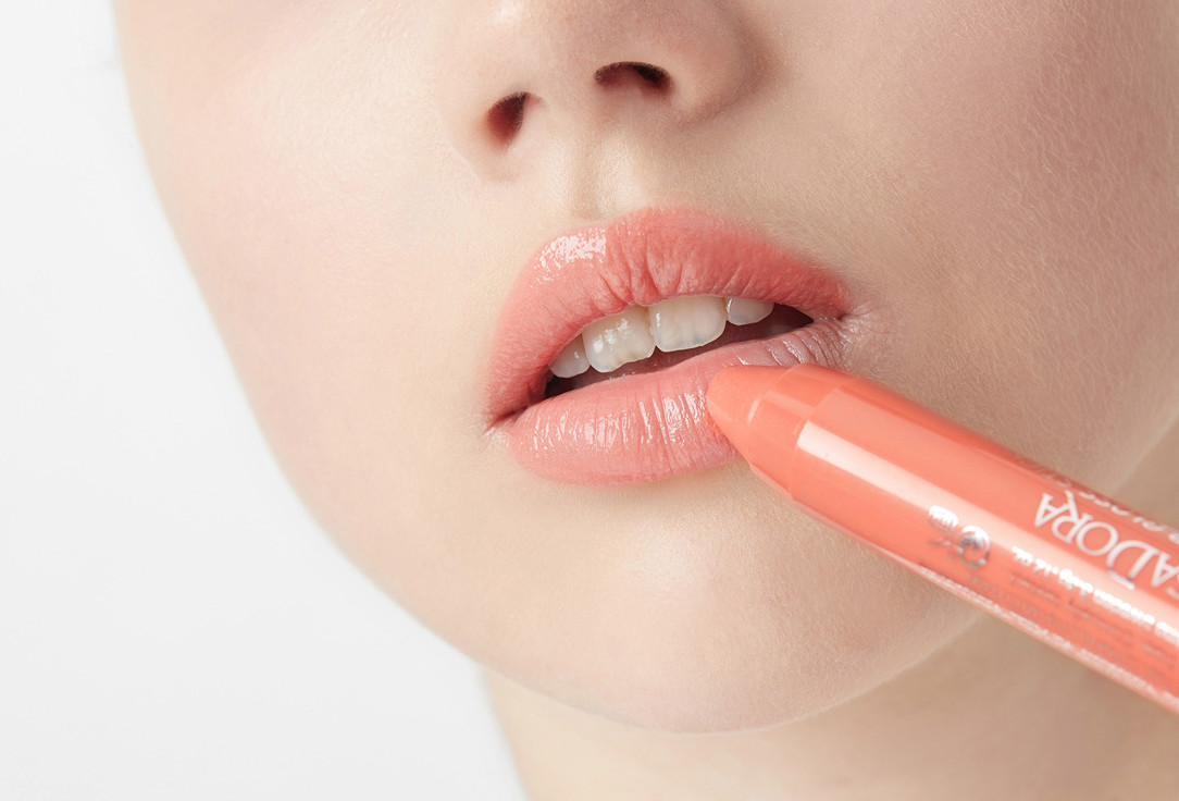 IsaDora moisturizing lip gloss Twist-up Gloss Stick 16, Milk´n chocolate 3.3 g IsaDora moisturizing lip gloss Twist-up Gloss Stick