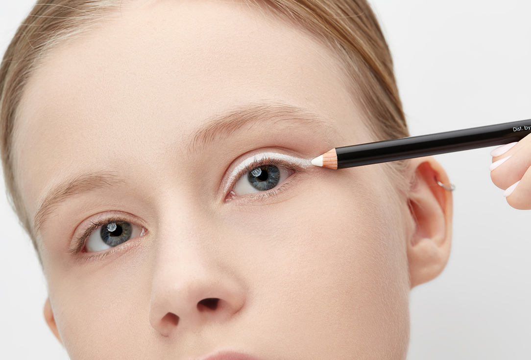 BODYOGRAPHY Eye pencil smokey effect