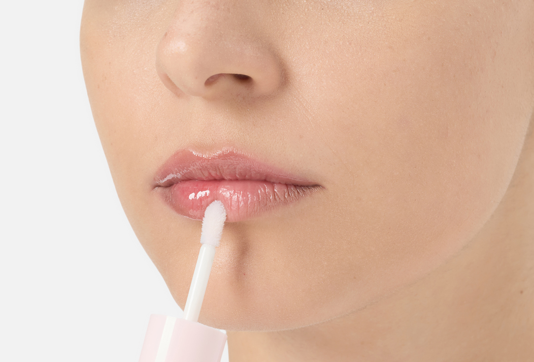 MOIRA Nourishing high-shine hydrating lip oil Glow Getter